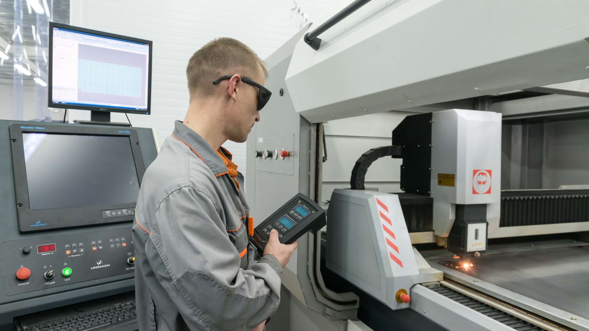 Machine de production sur-mesure : comment répondre aux besoins industriels spécifiques ?