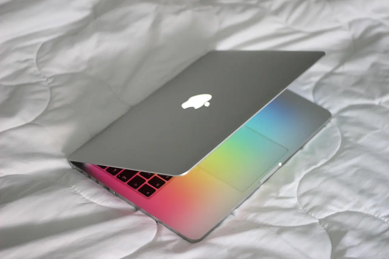 Les évolutions des écrans MacBook Air : de l’IPS au Liquid Retina